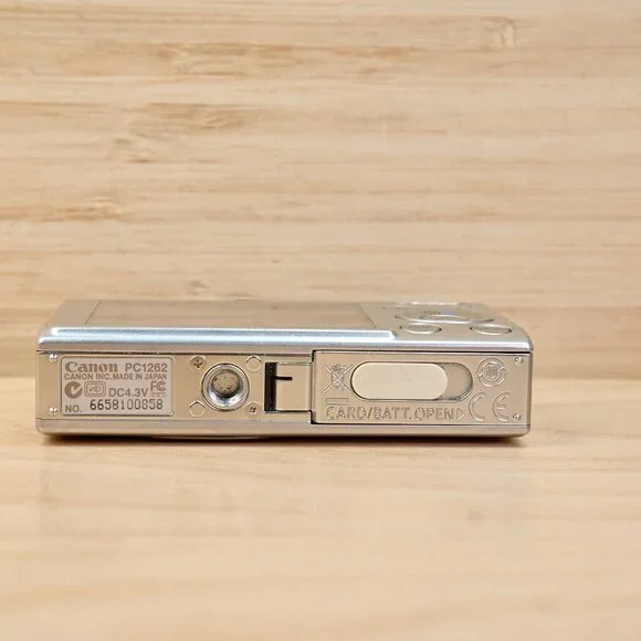 Canon PowerShot SD770 IS Digital Camera Silver 10MP 3x Optical Zoom - Picture 9 of 10